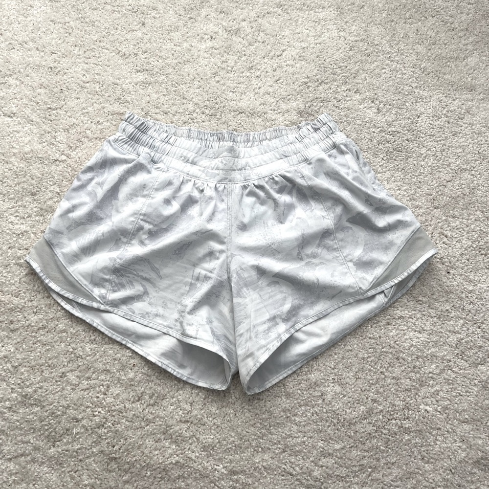 Lululemon 4” hotty hot shorts